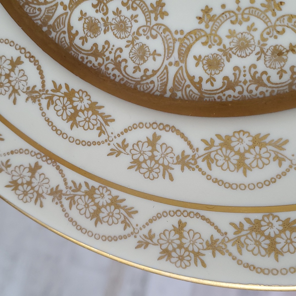 Vintage Gold and Cream Rose🌹Floral Dinner Plate Fondeville New York Laurelton - Picture 5 of 9